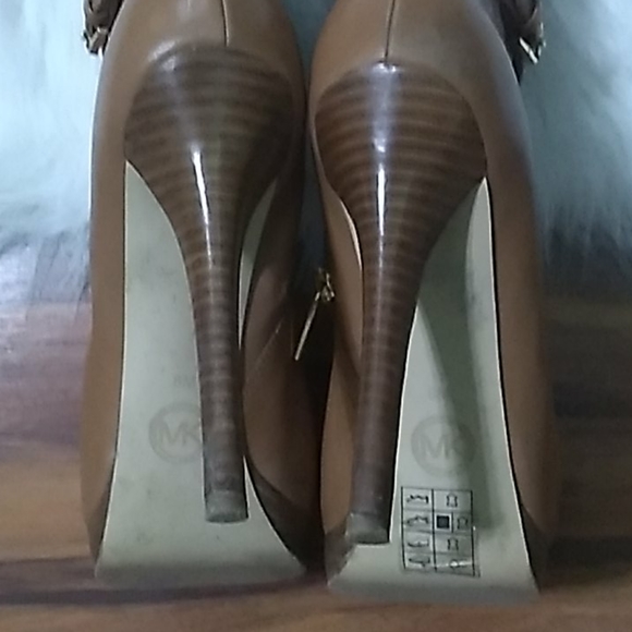 Michael Kors Boots - Picture 3 of 4